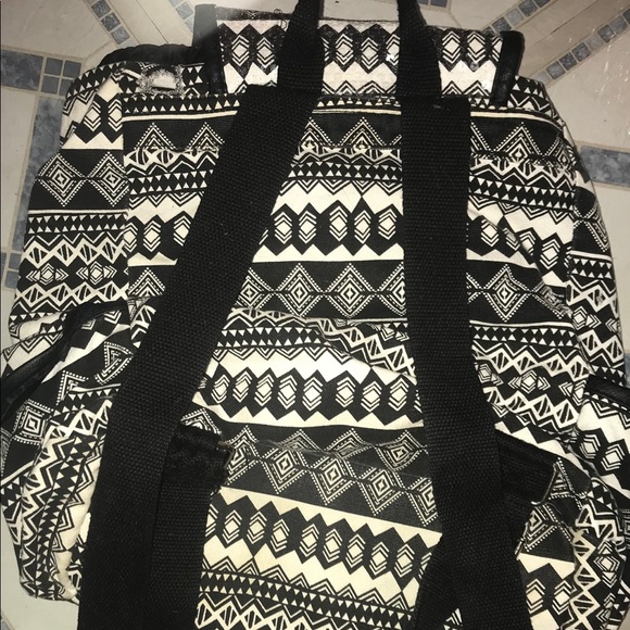 Backpack - Picture 2 of 7